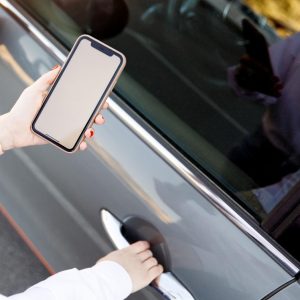 Tragitto casa-lavoro, niente tasse su car sharing e ricariche auto elettriche