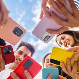 Sicurezza online, educare al digitale fin dalla scuola primaria e coinvolgere la comunità