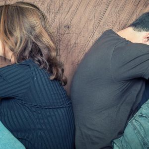 Dalla colpa alla moglie che nasconde di non essere illibata alla fedigrafa da mantenere
