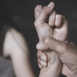 Violenza domestica, bastano i segni per l’arresto in flagranza